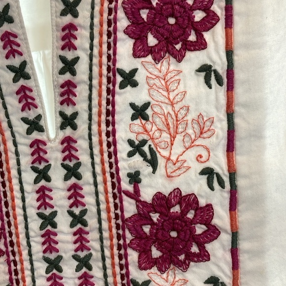 St. John's Bay White Sleeveless Embellished Blouse - Picture 5 of 5